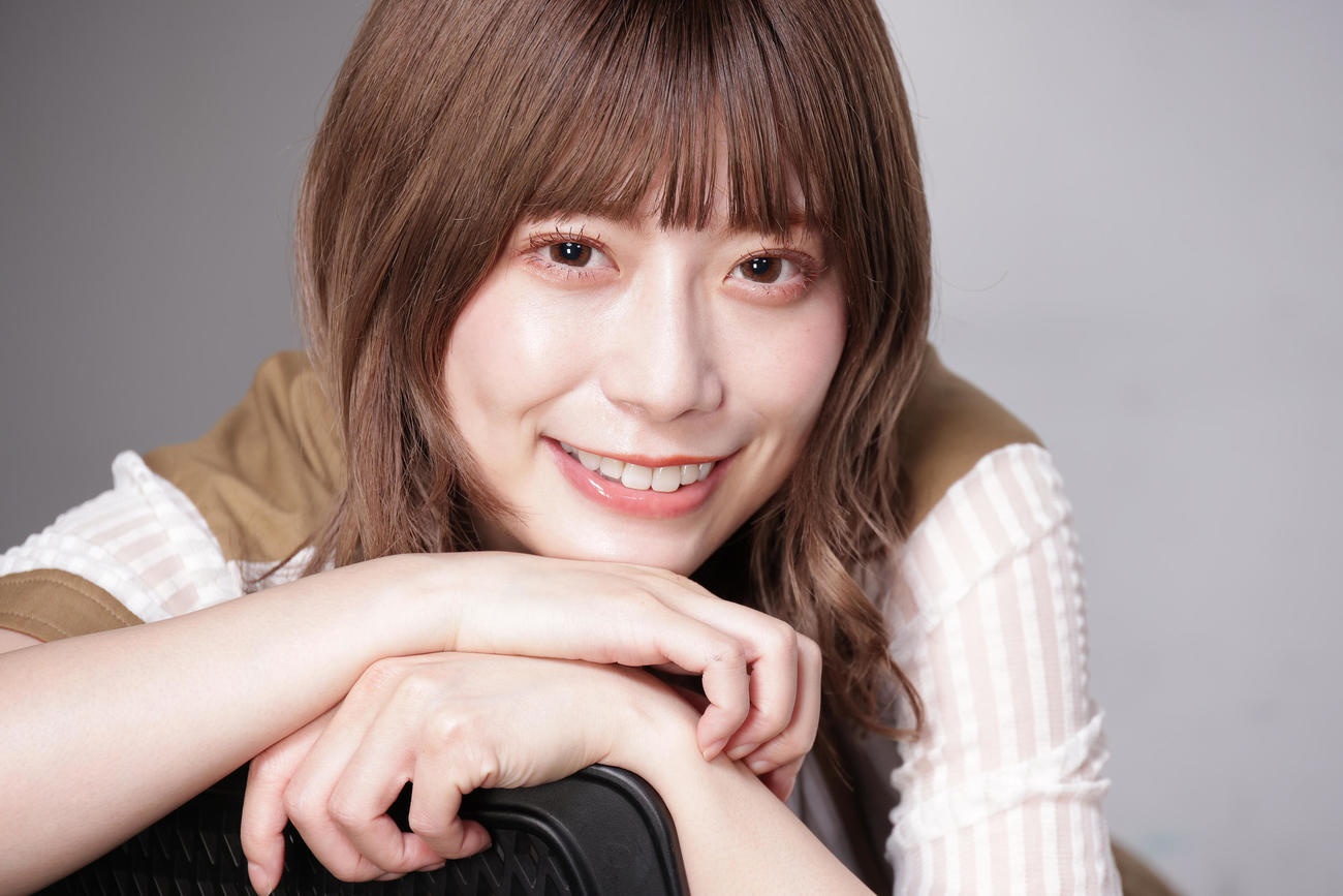 東村芽依（2022年9月撮影）