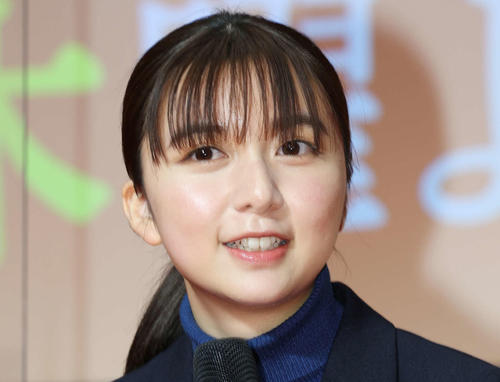 上白石萌歌「ハンサムな女性に憧れ」黒ジャケット姿を披露も「まだまだですなあ…（笑）」