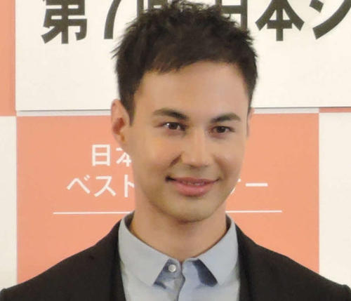 ユージ、過激ダンスショーめぐる自民県議「多様性」釈明に「明らかに限定したワンジャンル」