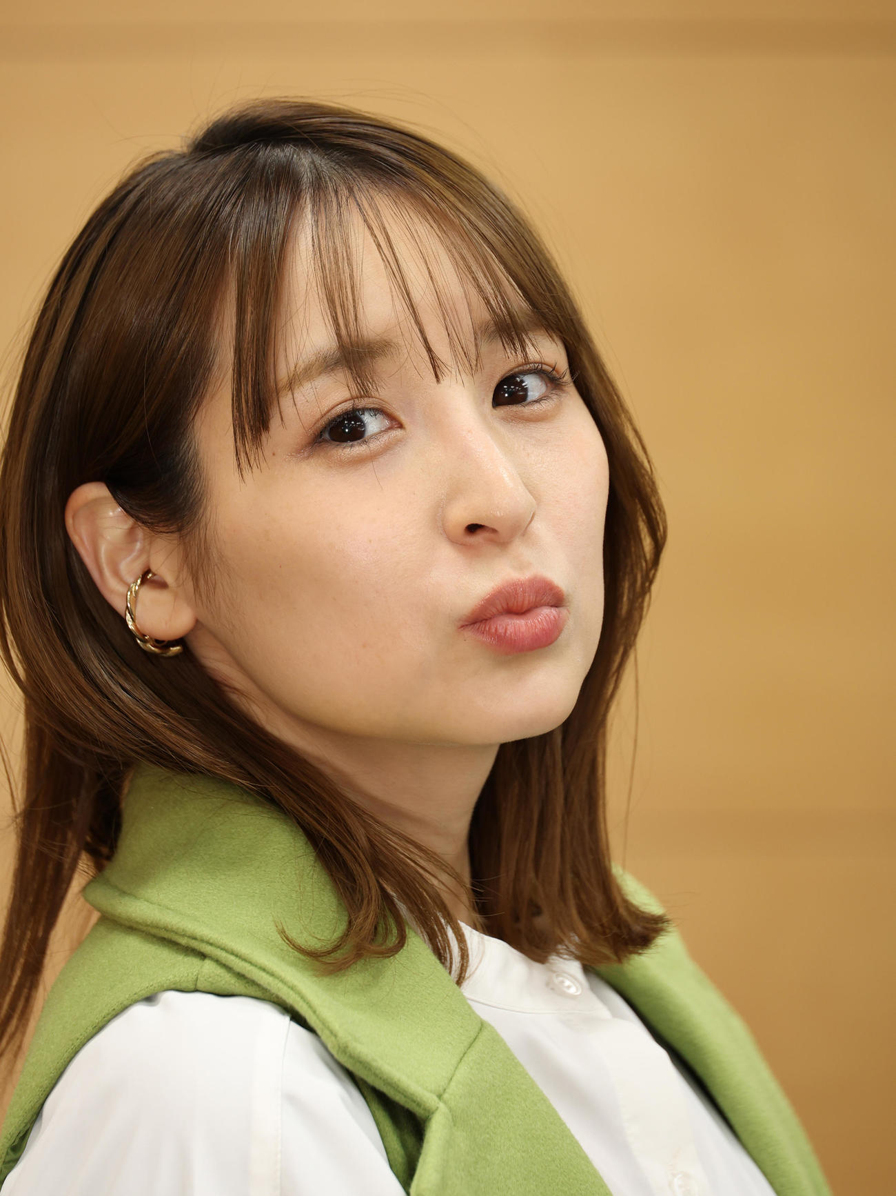 表情豊かにこれからの抱負を語る中崎絵梨奈（撮影・中島郁夫）