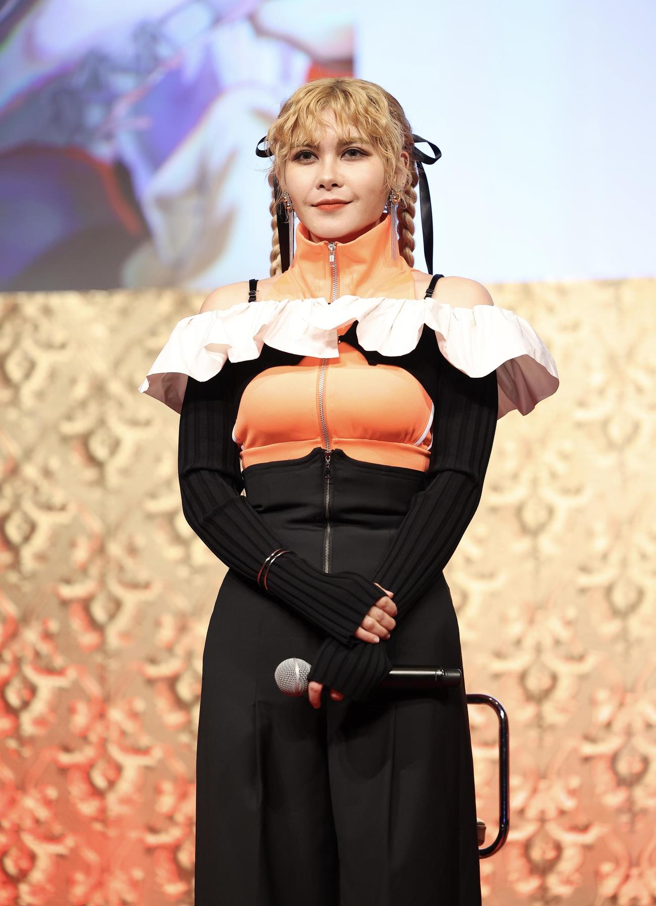 フジテレビアニメラインナップ発表会2024に臨むファイルーズあい（撮影・河田真司）
