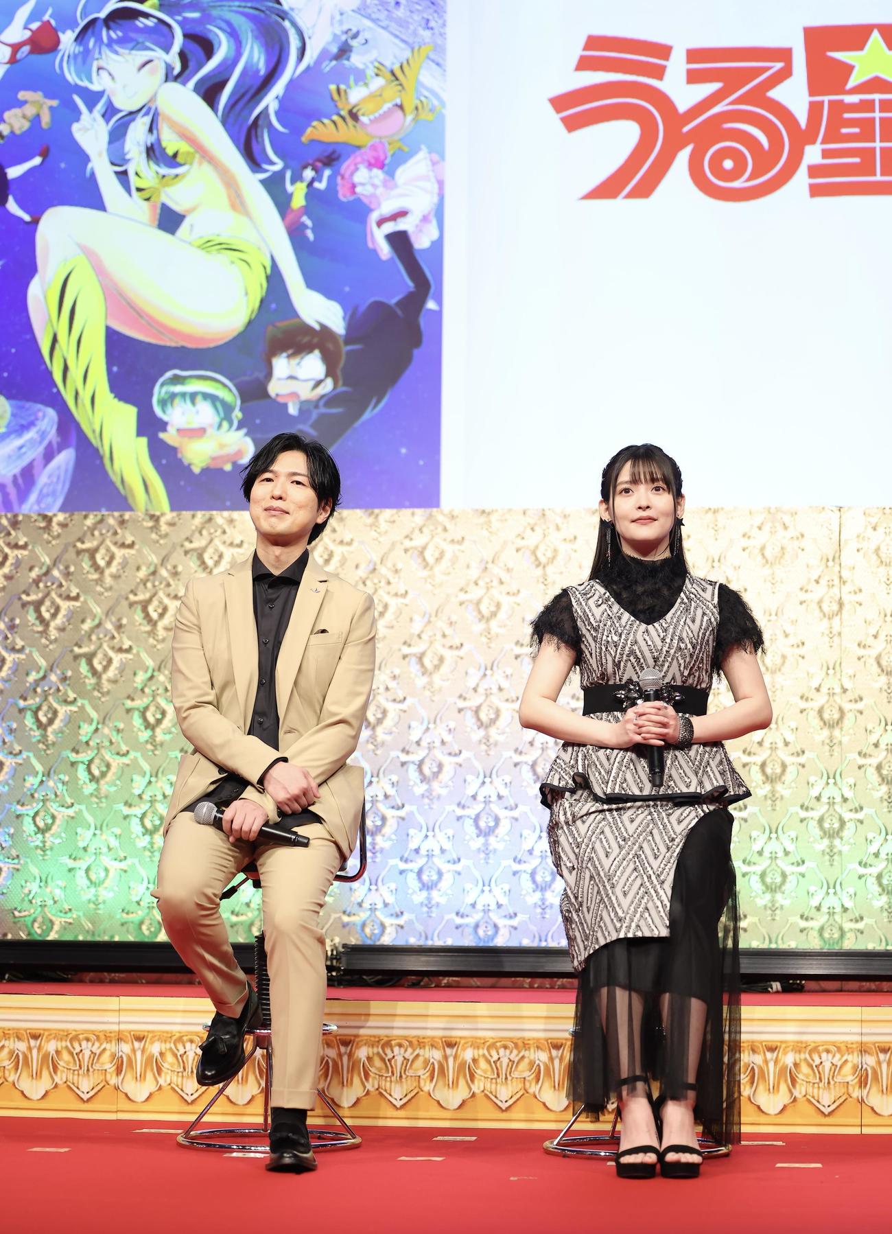 フジテレビアニメラインナップ発表会2024に臨む神谷浩史（左）と上坂すみれ（撮影・河田真司）