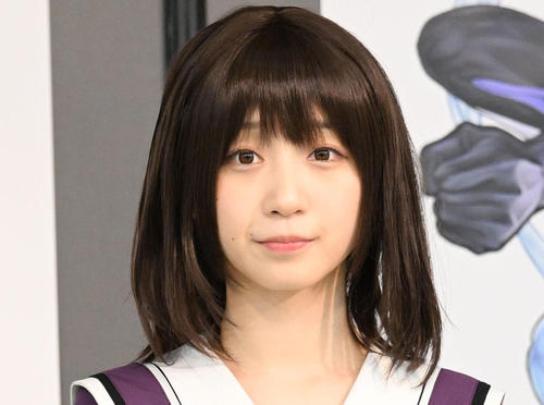 伊織もえ、豊満バスト全開の変形スエット姿に「たまらんボディ」などファン絶賛