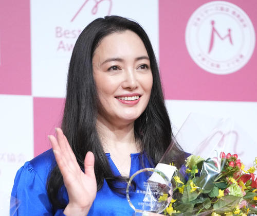 仲間由紀恵は「双子男児」の母　夫・田中哲司は「声小さすぎて、何しゃべってるか分からない」