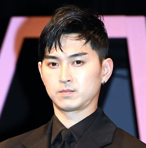 松田翔太「40歳の数字には特別な思い出」父優作さんが亡くなった40歳になった兄龍平と２人旅