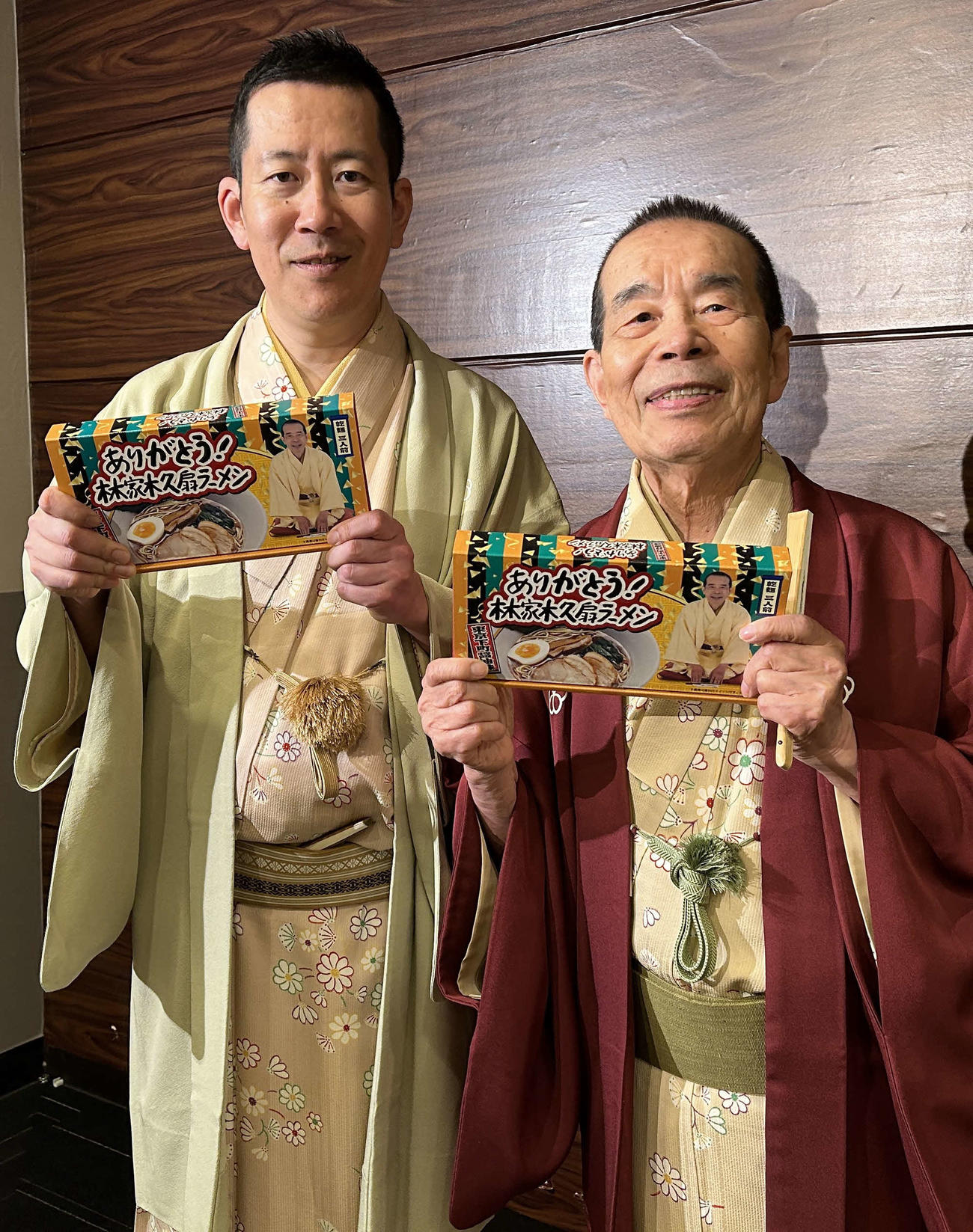 「ありがとう！林家木久扇ラーメン」完成お披露目試食会に出席した林家木久扇（右）と林家木久蔵