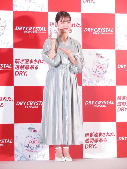 橋本環奈、自宅で2リットル缶入るビールサーバー愛用「仕事終わりの1