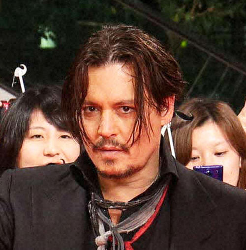 ジョニー・デップ、ダウニー・Jrのアカデミー賞を祝福したインスタ削除　写真加工判明し騒ぎに