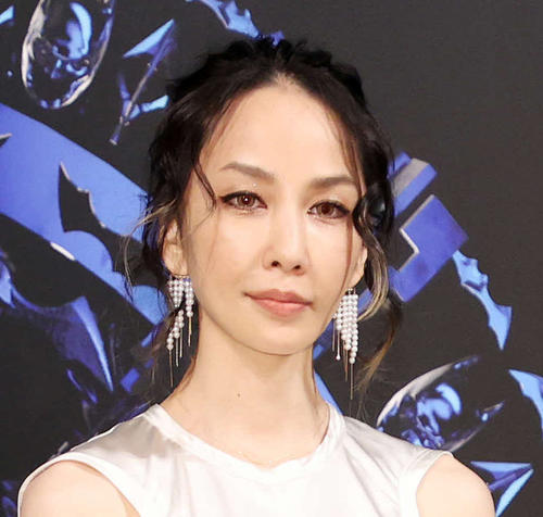 中島美嘉、FRUITS ZIPPER と華やかな集合写真「素敵ですしとっても可愛いです」