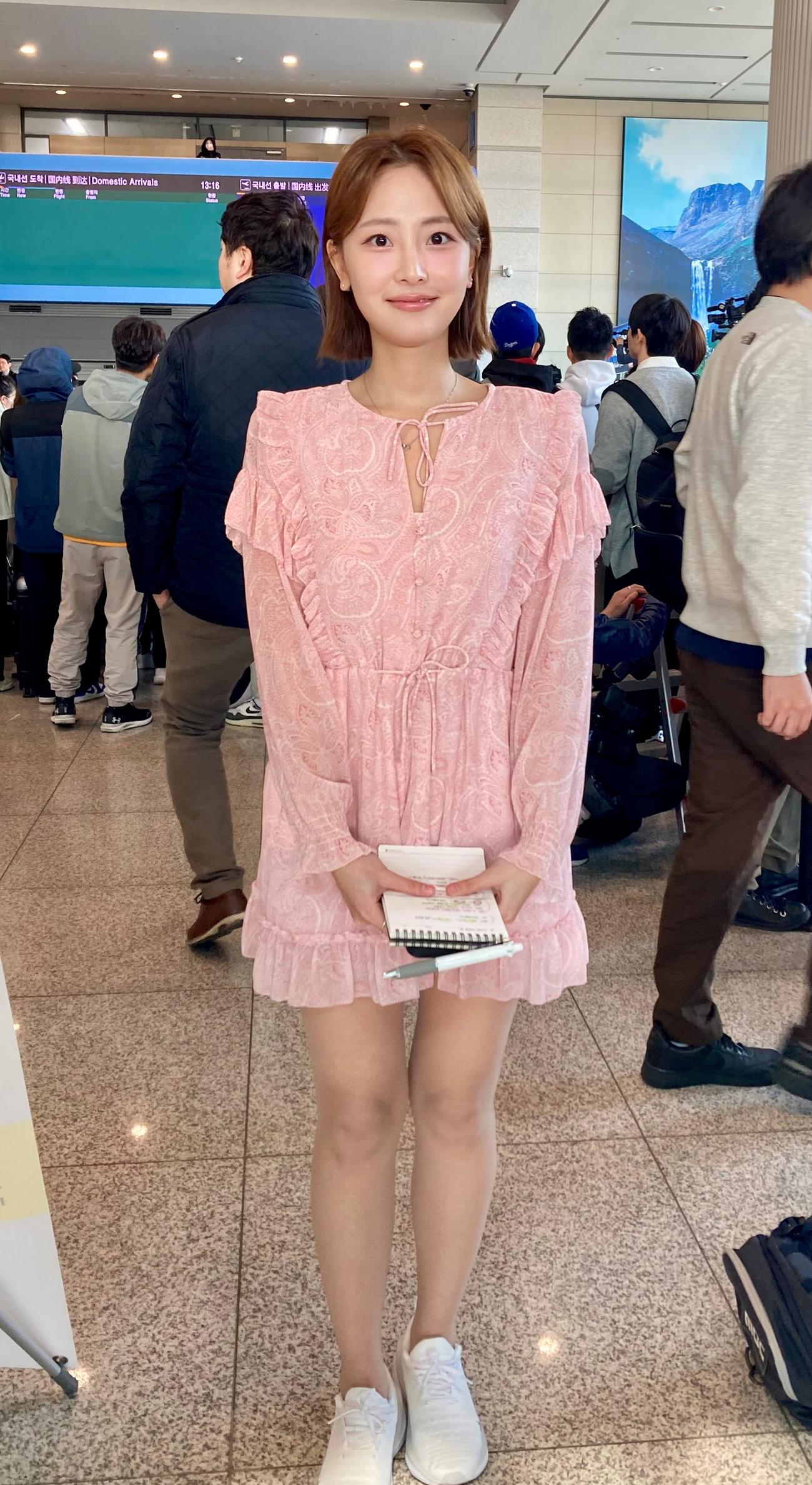 韓国メディアSBSスポーツの女性アナウンサー、シン・イェウォンさん