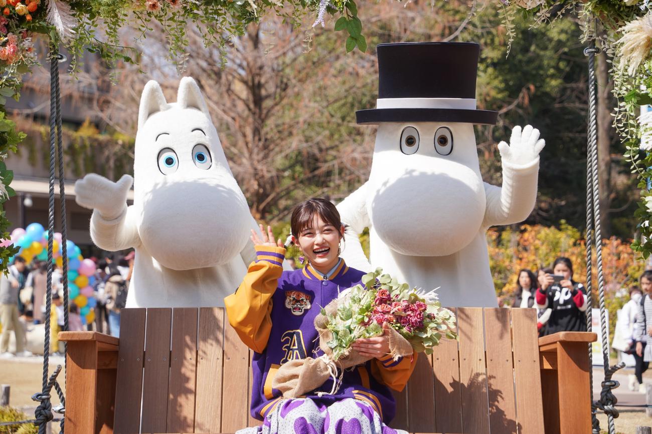 ムーミンバレーパーク開業5周年記念日に1日支配人を務めた井上咲楽