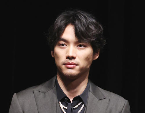 「アイのない恋人たち」福士蒼汰が井澤徹との写真披露「終わるのは寂しいけど物語は楽しみ」の声