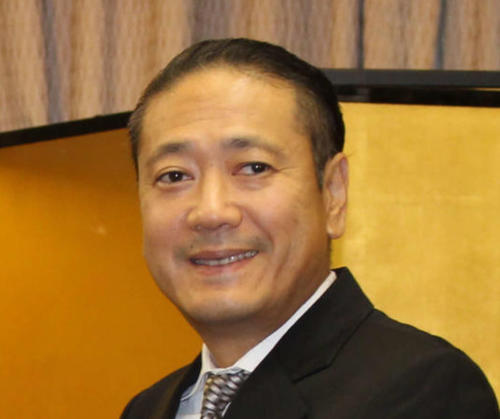 人気パティシエ鎧塚俊彦氏、居酒屋でジョッキ片手に満面笑み「最高な笑顔に朝からパワー頂いた」