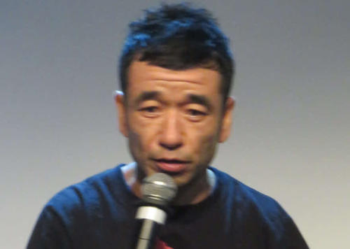 猫ひろし「柳川おもてなし健康マラソン大会無事終了」を報告、子どもたちと「にゃ～」ポーズ