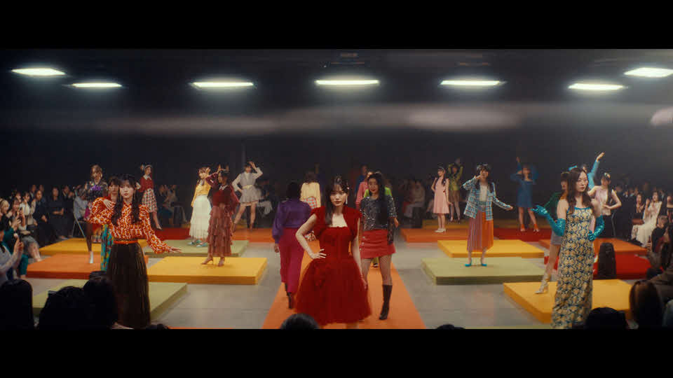 乃木坂46の新曲「チャンスは平等」MVの1シーン