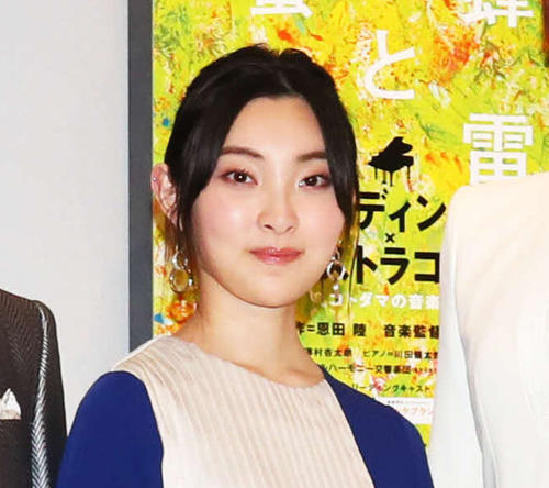 家入レオ、日比谷野音のステージに「日が暮れていくのを肌で感じながらのライブは格別でした！」