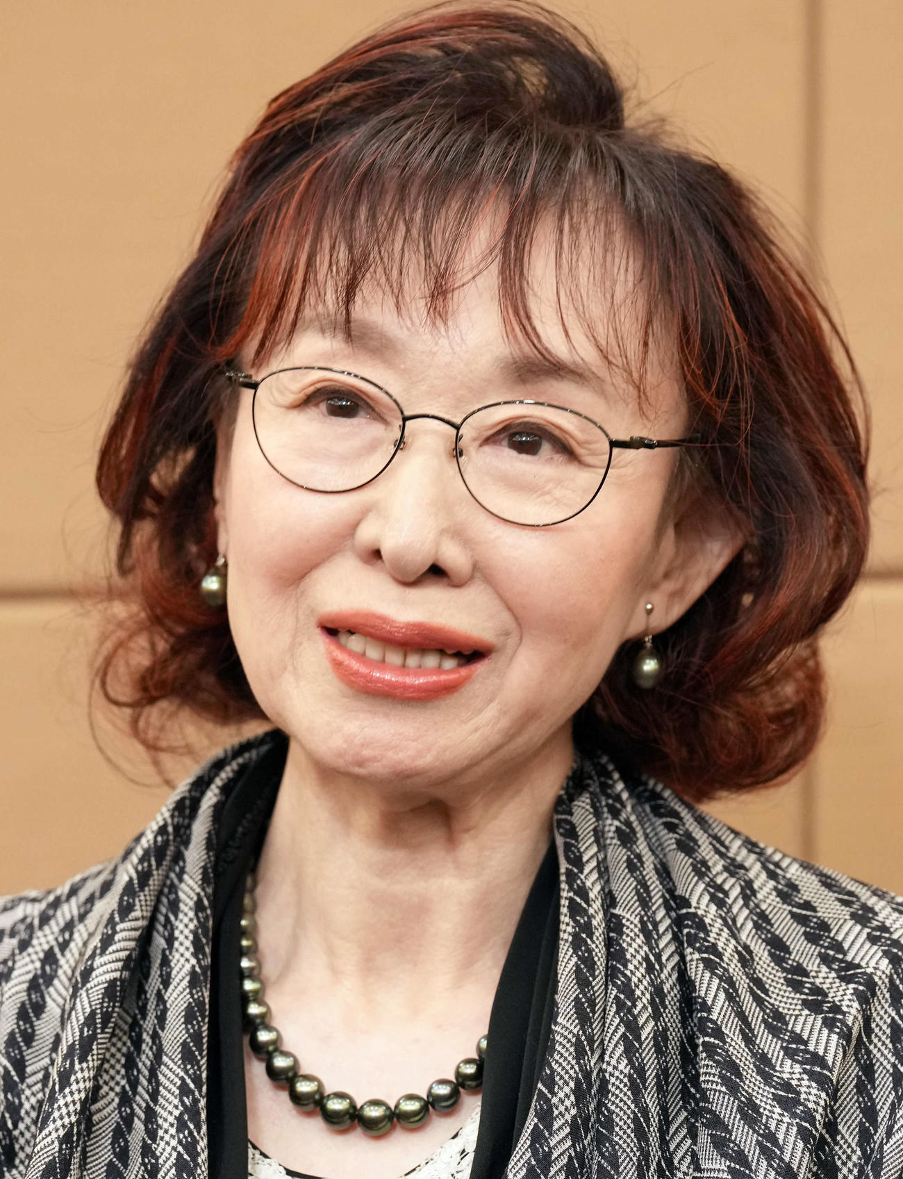 中村メイコさんとの思い出を語る三田佳子（撮影・たえ見朱実）