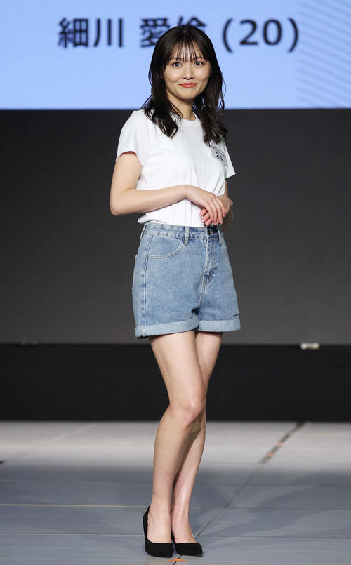 元西武細川亨の娘・20歳モデル愛倫、OB戦での父娘２ショット披露「そっくりでかわいい」の声