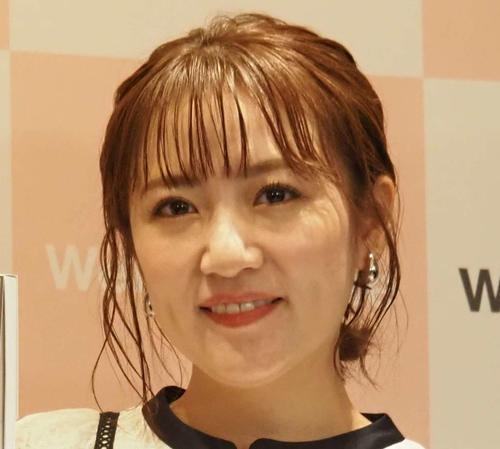 高橋みなみ、横山由依、向井地美音、倉野尾成美ら歴代総監督集合ショット「AKBは不滅で！」