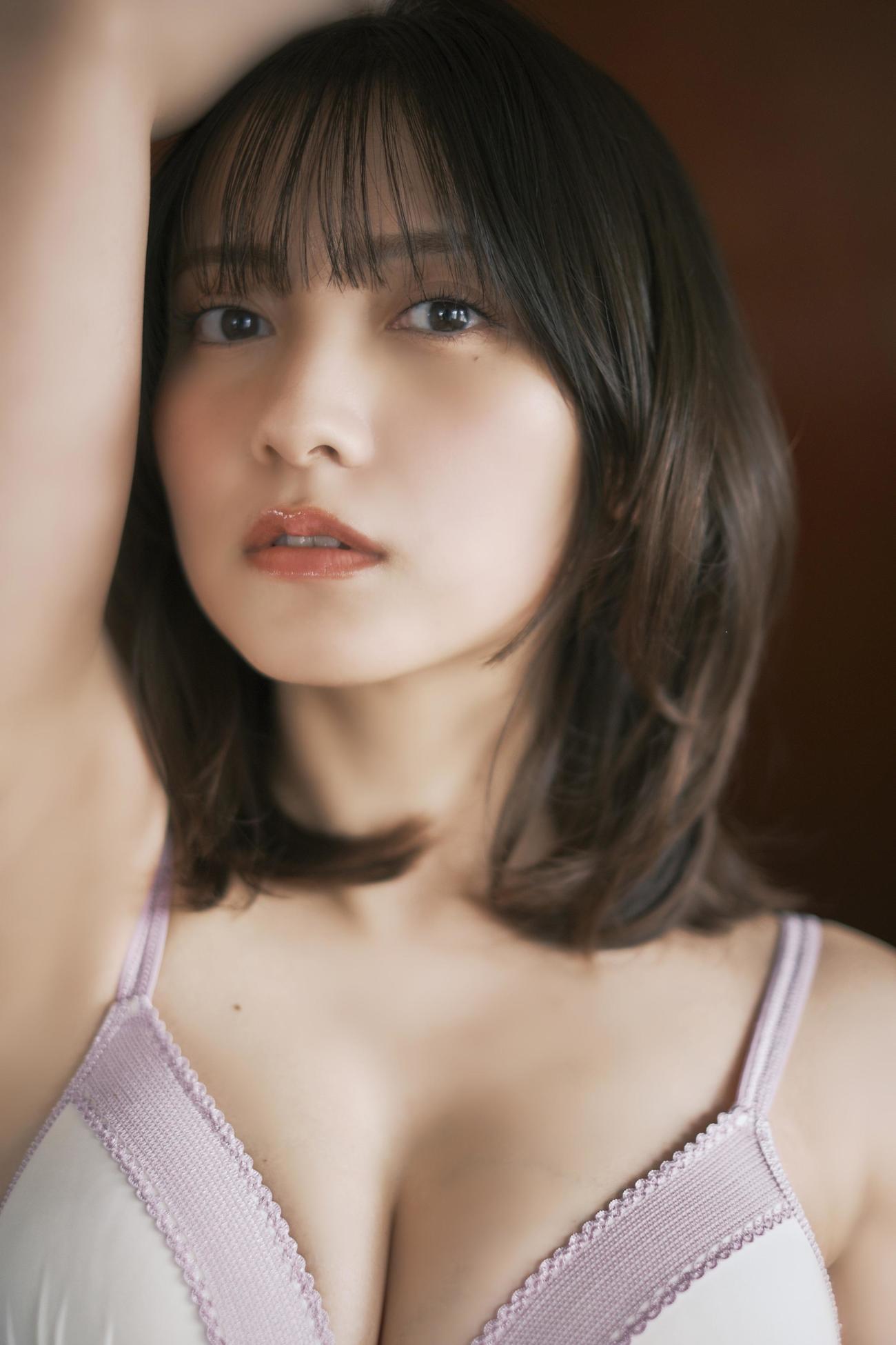 「漫画アクション」の表紙グラビアに登場している桃月なしこ（撮影：フジシロタカノリ）