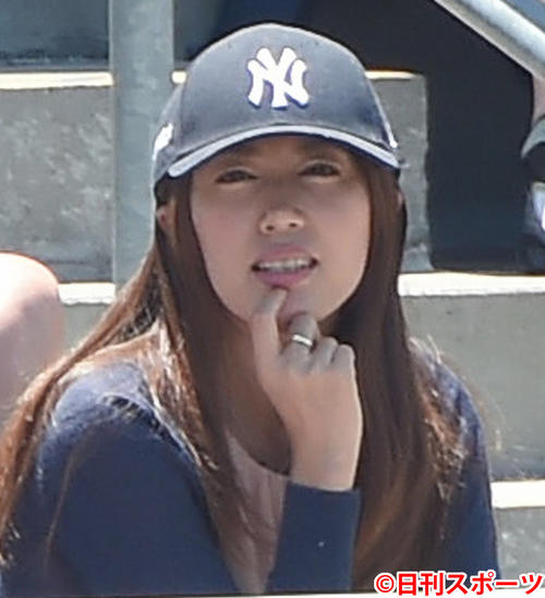 里田まい、夫・マー君と結婚記念日にラブラブ２ショット「二人の時間も大切に」