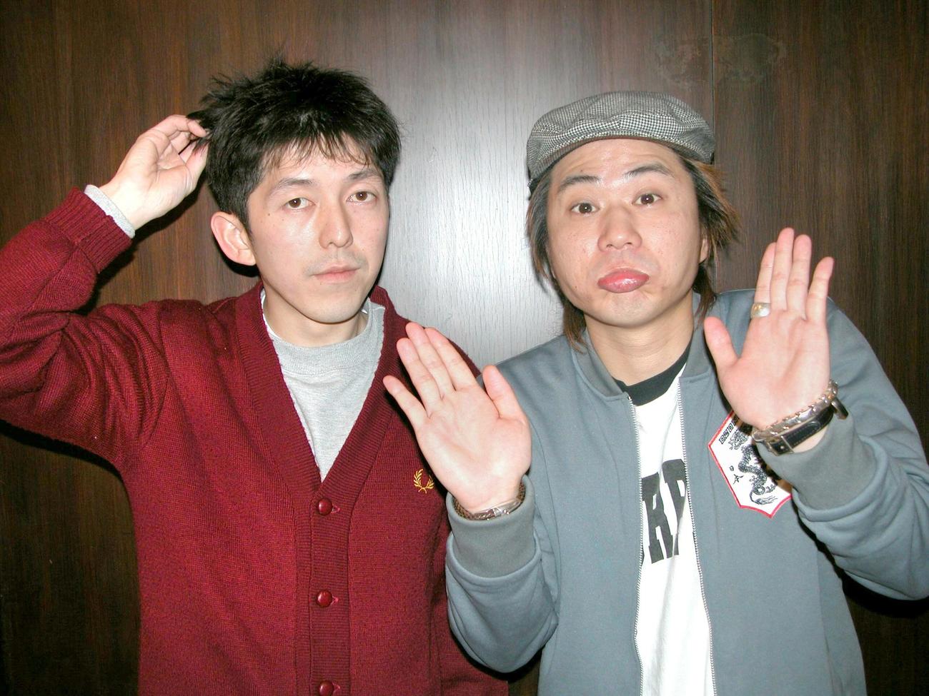 「2丁拳銃」の小堀裕之（左）と川谷修士