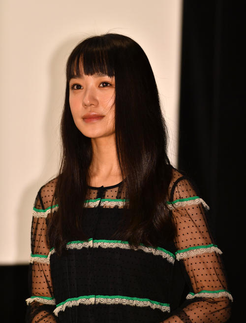 奈緒、影山優佳の解説でサッカー北朝鮮戦楽しむ　「まさに勝利の女神」「美人サポーターすぎる」