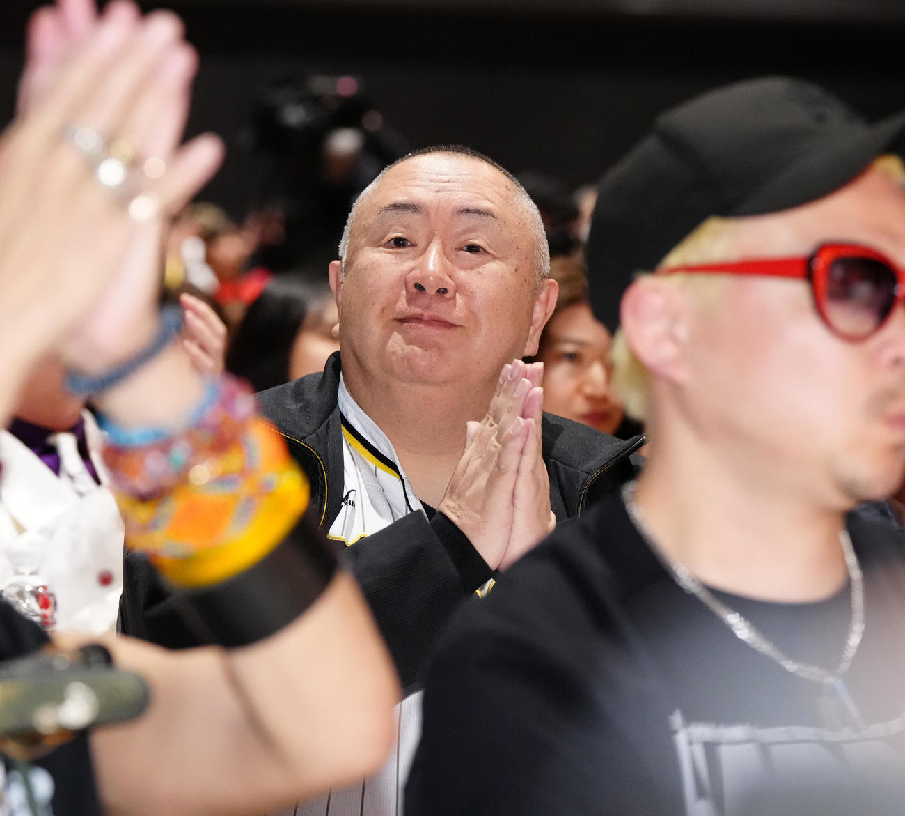 南部虎弾さんとエスパー伊東さんの合同お別れ会に出席する松村邦洋（撮影・江口和貴）