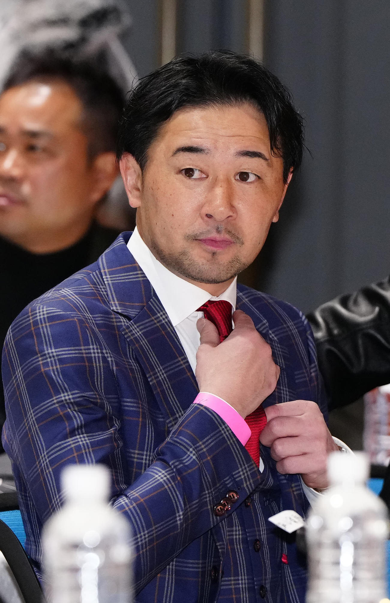 南部虎弾さんとエスパー伊東さんの合同お別れ会に出席する山中慎介氏（撮影・江口和貴）