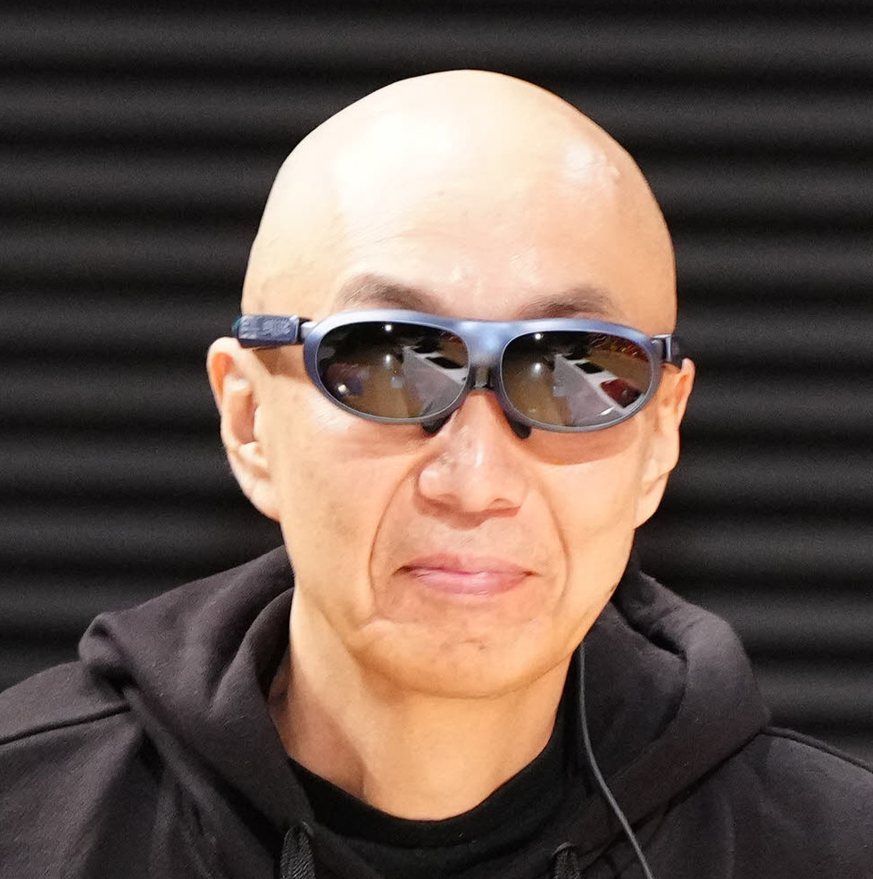 南部虎弾さんとエスパー伊東さんの合同お別れ会で登壇するサンプラザ中野くん（撮影・江口和貴）