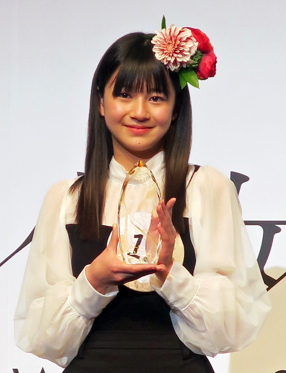 「美少女図鑑AWARD2024」でグランプリに選ばれた小原あめりさん