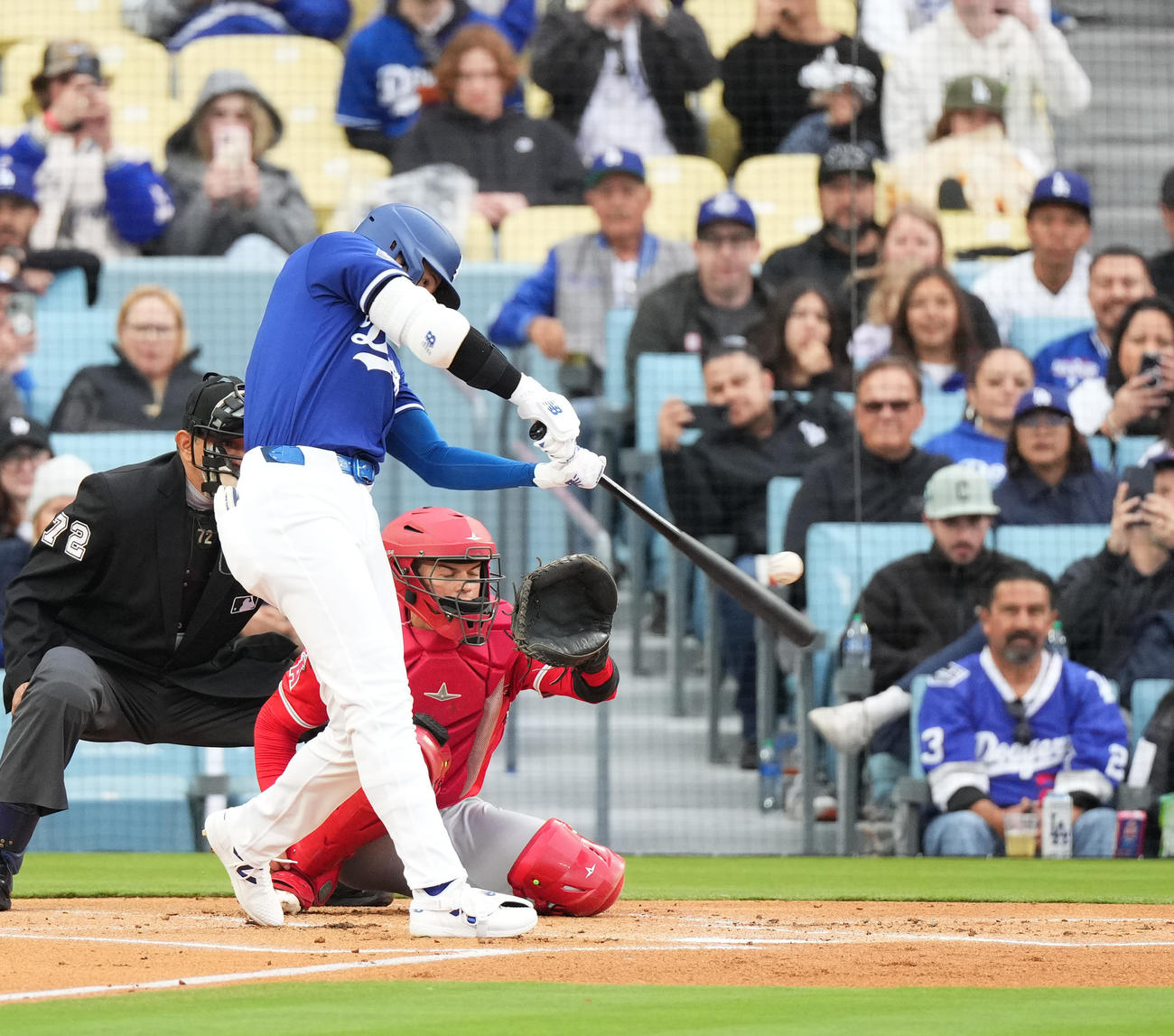 ドジャース対エンゼルス　1回裏ドジャース1死、左飛に倒れる大谷（撮影・菅敏）