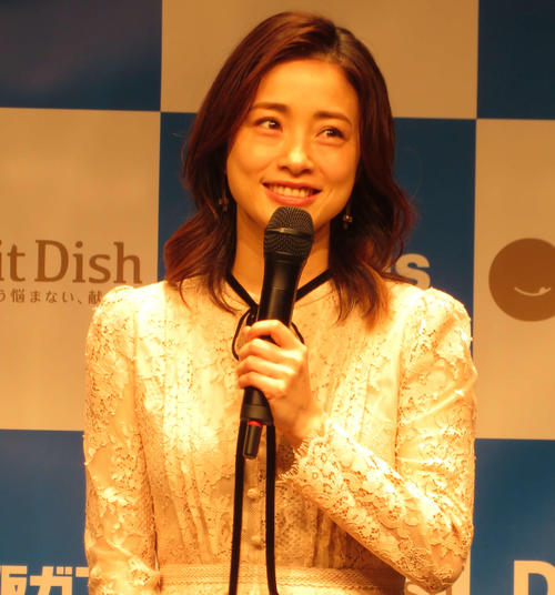 ３児の母・上戸彩、食卓は「なるべくみんなでそろって食べる」朝ご飯は夫HIROが担当