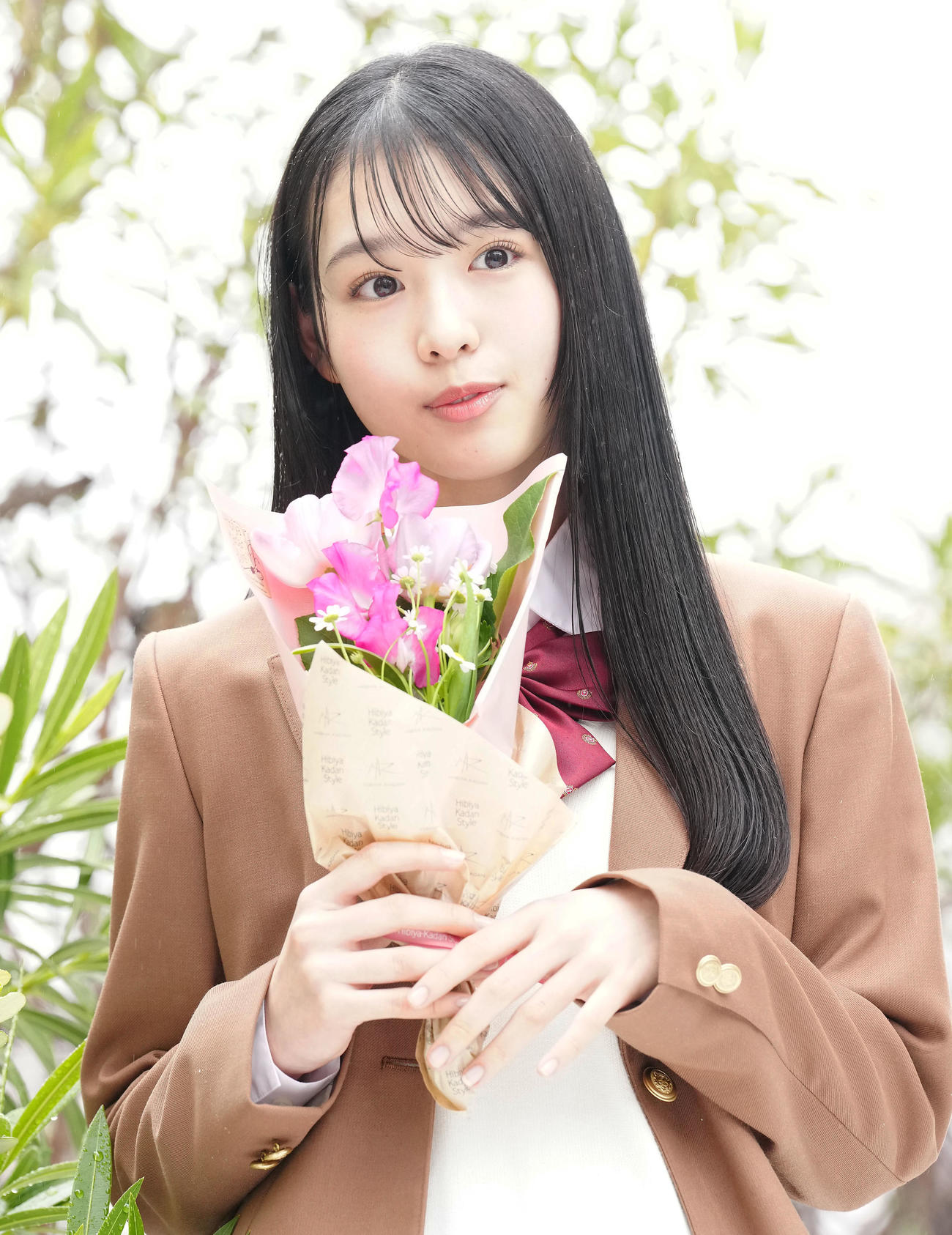 様々な表情を見せるセブンティーン専属モデルの宮迫翠月（撮影・たえ見朱実）