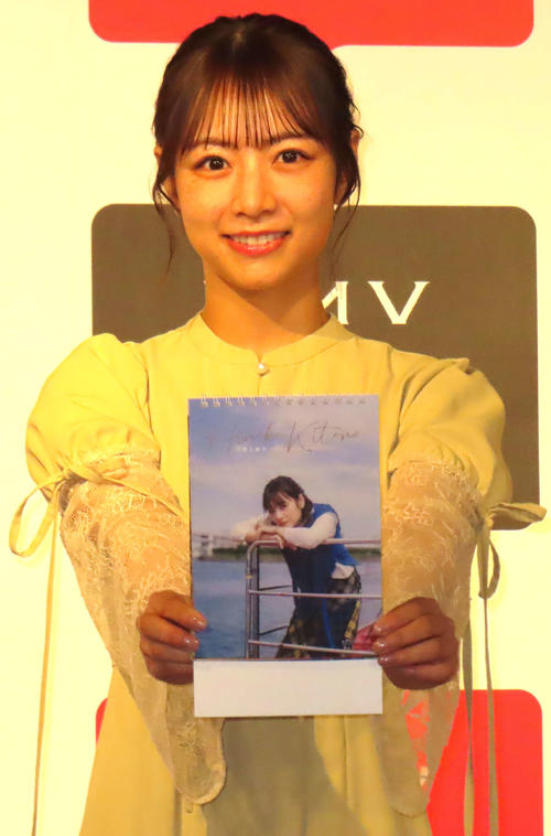 北野日奈子、カレンダー発売し「呪われるレベルでそこら中に飾って」兄との動画出演の裏側も