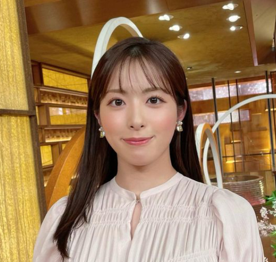 田原萌々アナ（インスタグラムから）