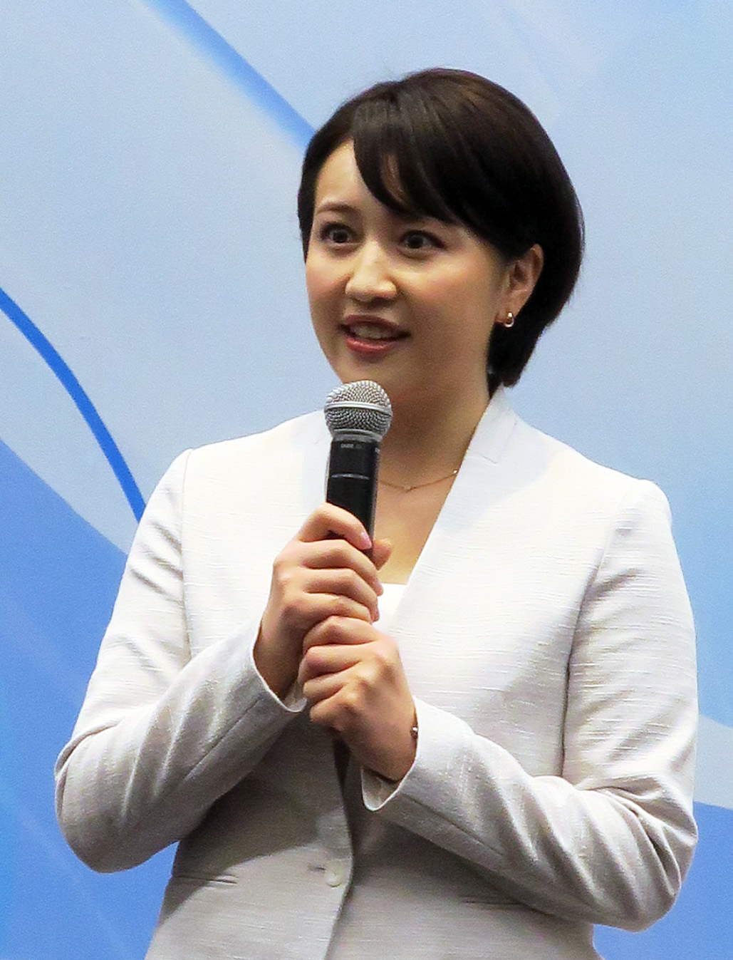 テレ東報道番組リニューアル会見に登場した「WBS」新キャスターの大江麻理子アナ