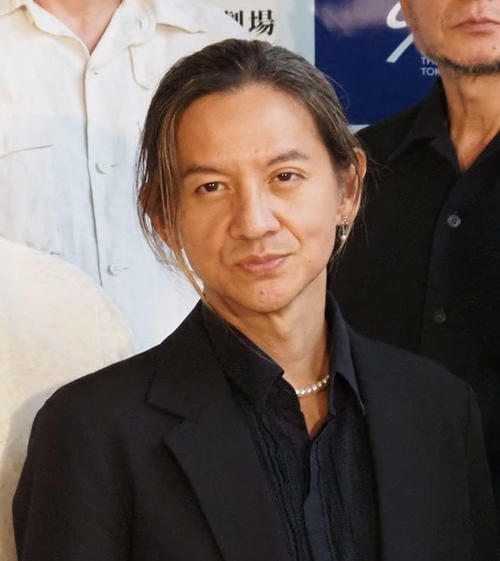 岡本健一＆圭人親子でトーク番組初共演「徹子の部屋」、紫綬褒章の父は「自慢」