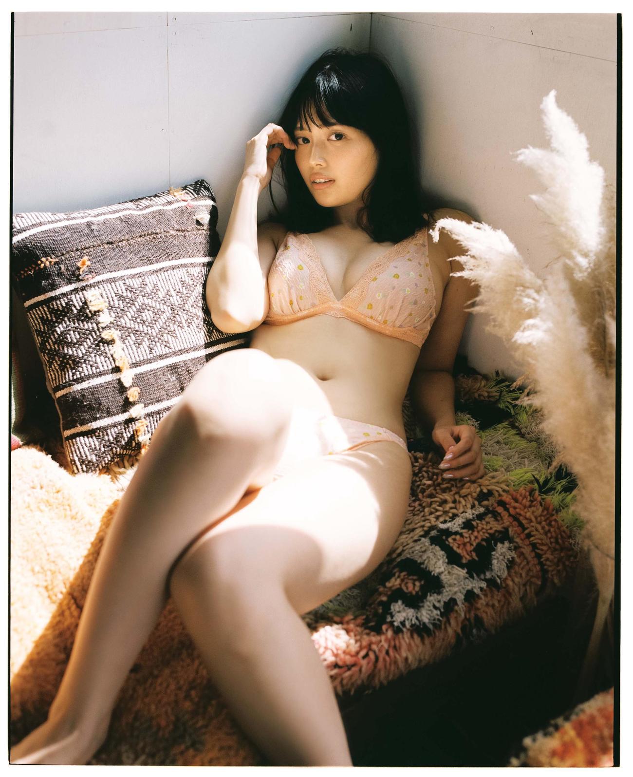 森日菜美の初フォトスタイルブック「Chicktack」の先行カット（（Photo／Ittetsu Matsuoka（C）KOBUNSHA）