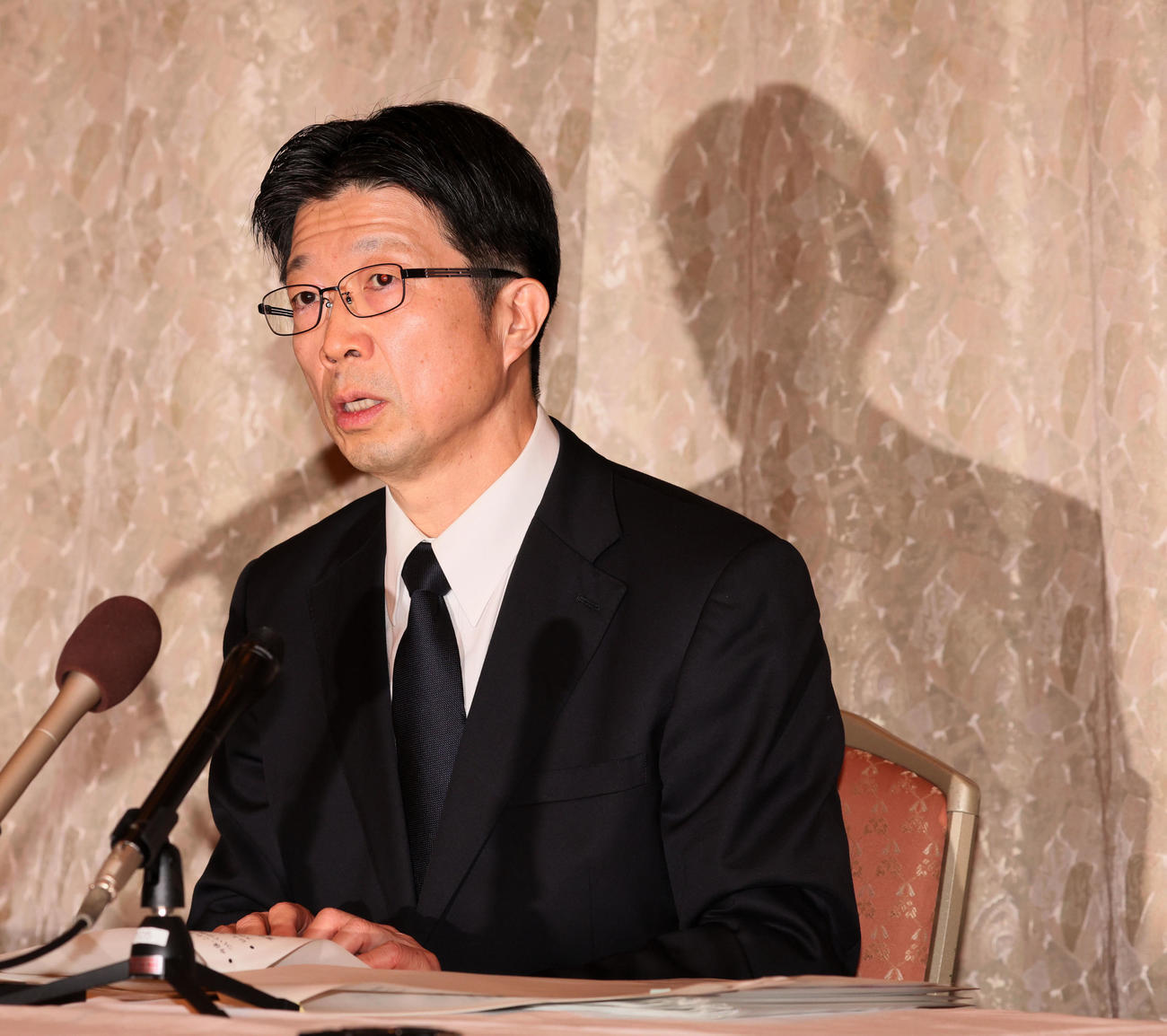 遺族への謝罪と会見を行った嶋田泰夫阪急阪神HD代表取締役社長（撮影・加藤哉）