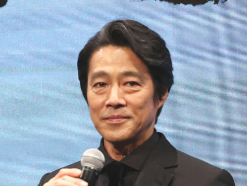 堤真一「ねえ、誰でしょうね？」ロケ現場で女性に「誰出てんの」と聞かれて返しで演じきる