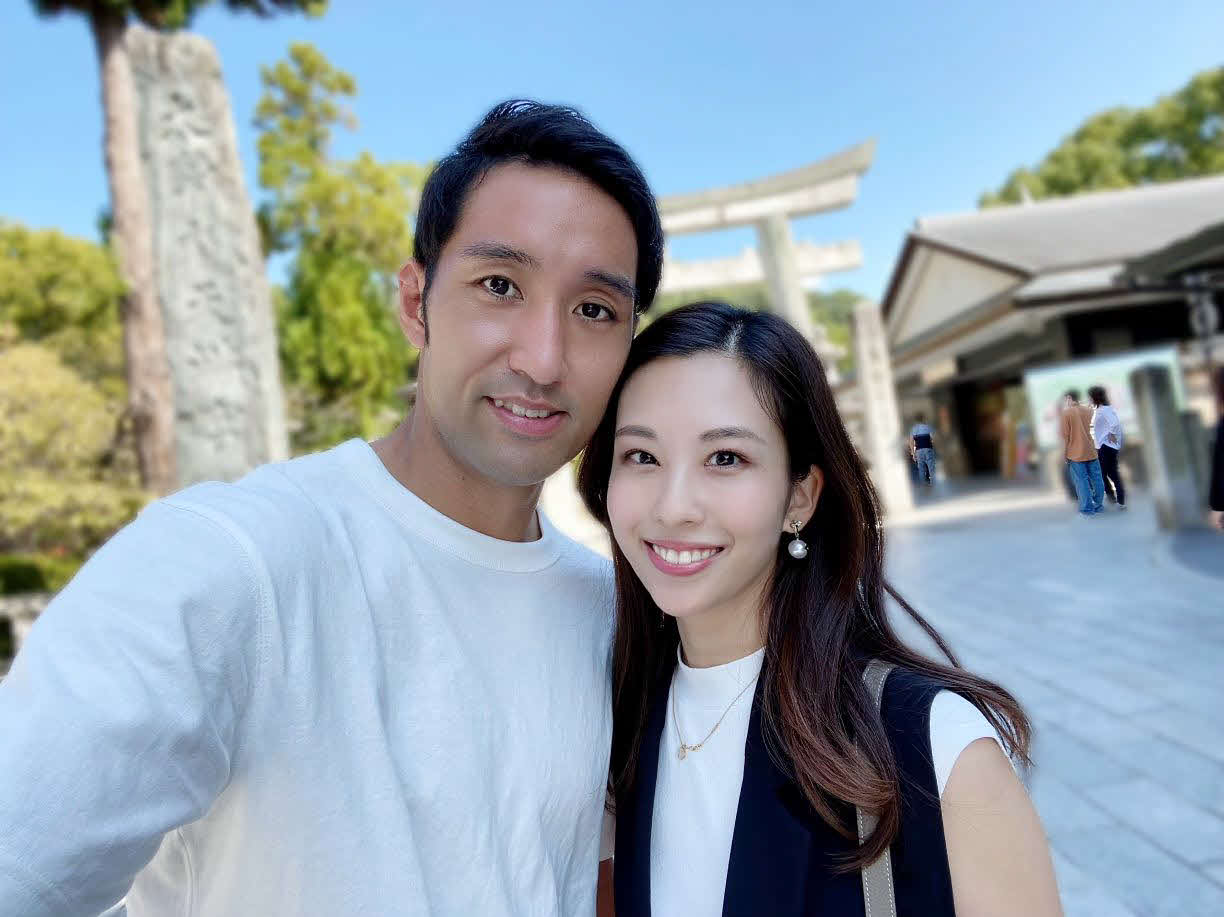 TOKYO MXで28日に放送された「news TOKYOFLAG」の番組内で、第1子の妊娠と番組からの卒業を併せて発表した森田美礼キャスター（右）と夫でプロテニス選手の内山靖崇