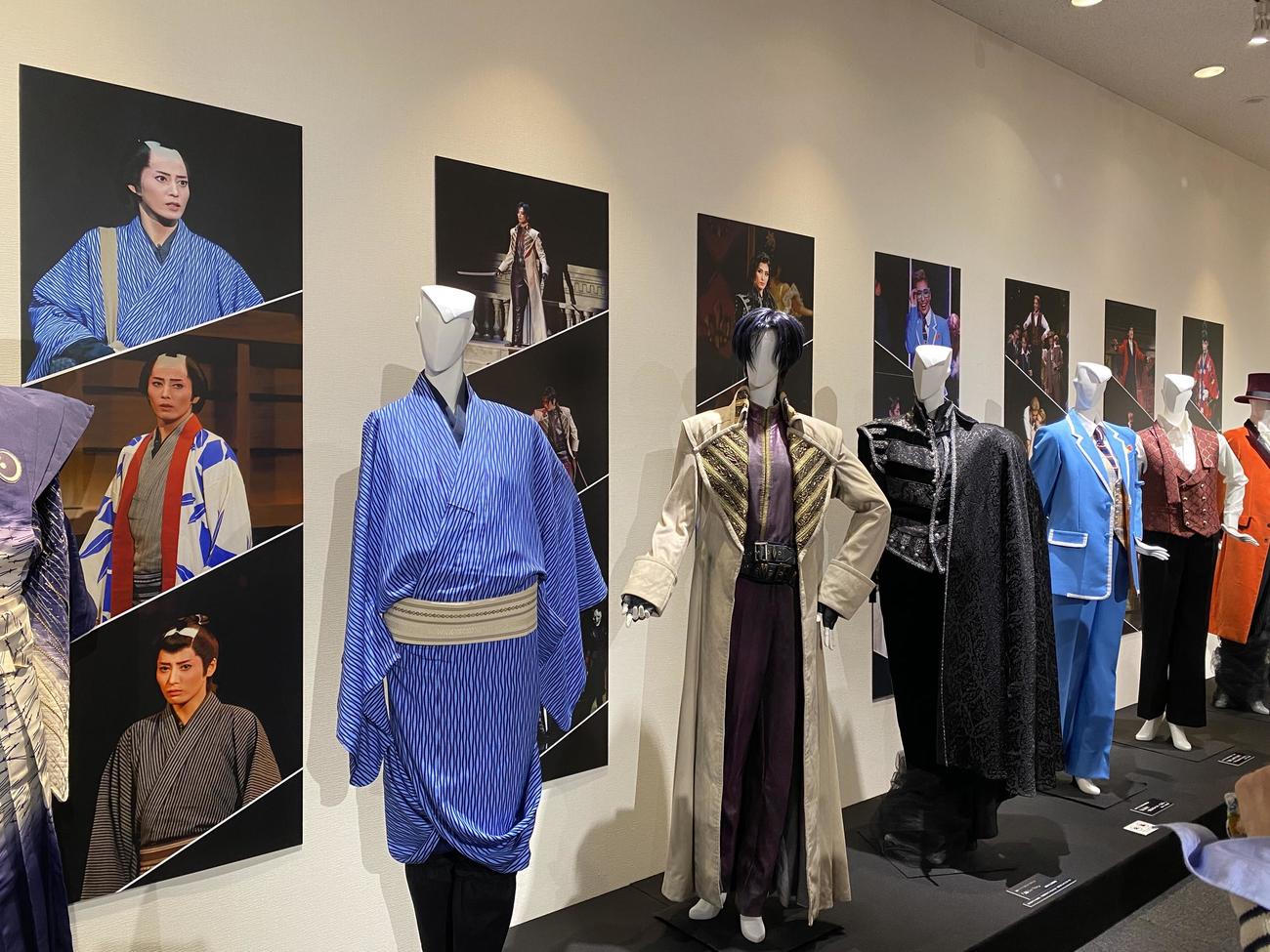 月城かなとのメモリアル展（撮影・村上久美子）