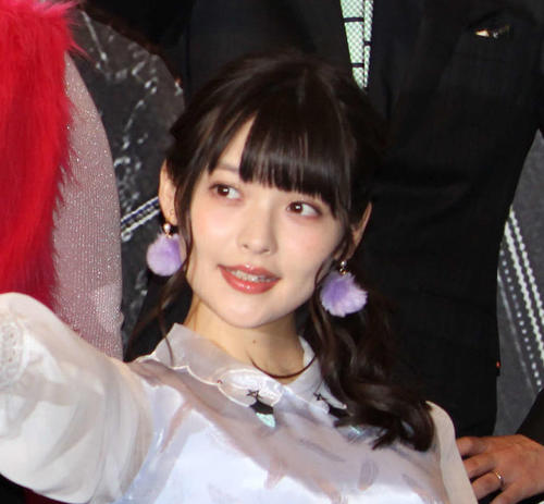声優上坂すみれ　リリースイベントの衣装を披露「和風ブルーでかわいいですな～!! 」