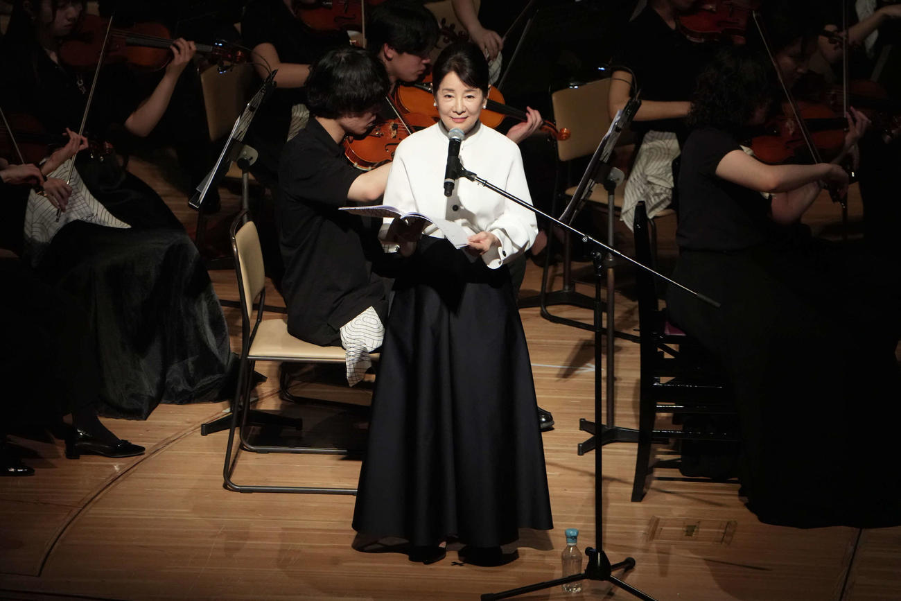 「坂本龍一監督追悼　東北ユースオーケストラ演奏会　2024」で朗読する吉永小百合