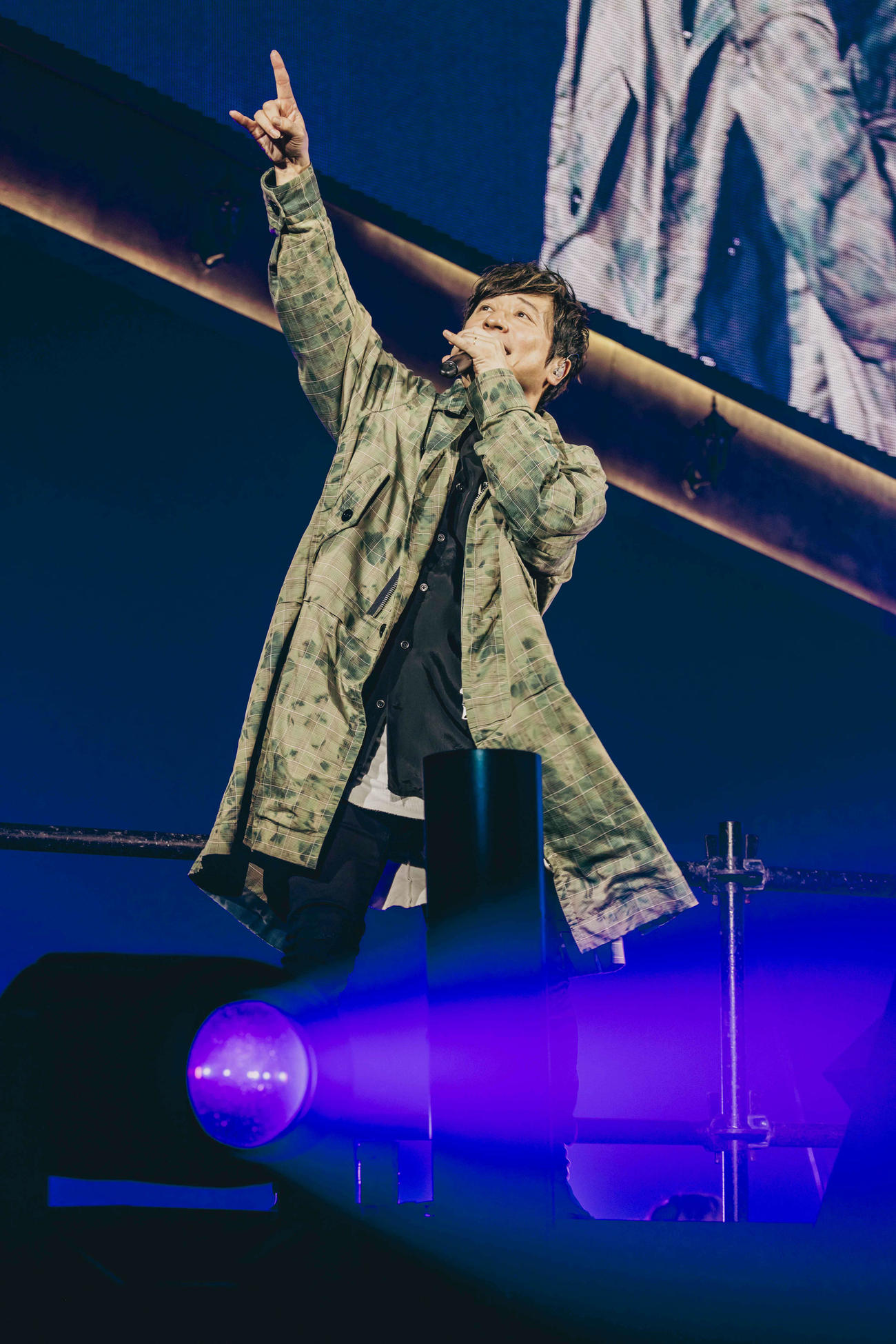 アリーナツアーのファイナル公演を有明アリーナで行ったポルノグラフィティのボーカル岡野昭仁