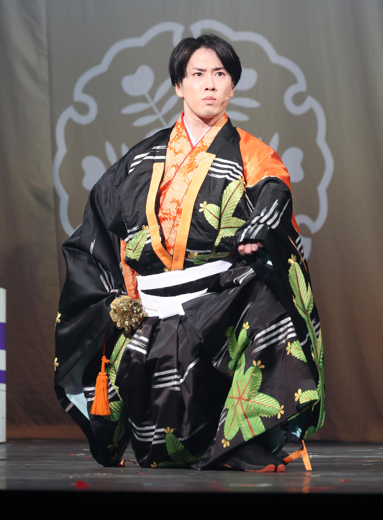 舞台「祭　GALA」の通し稽古で熱演する宮舘涼太（撮影・中島郁夫）