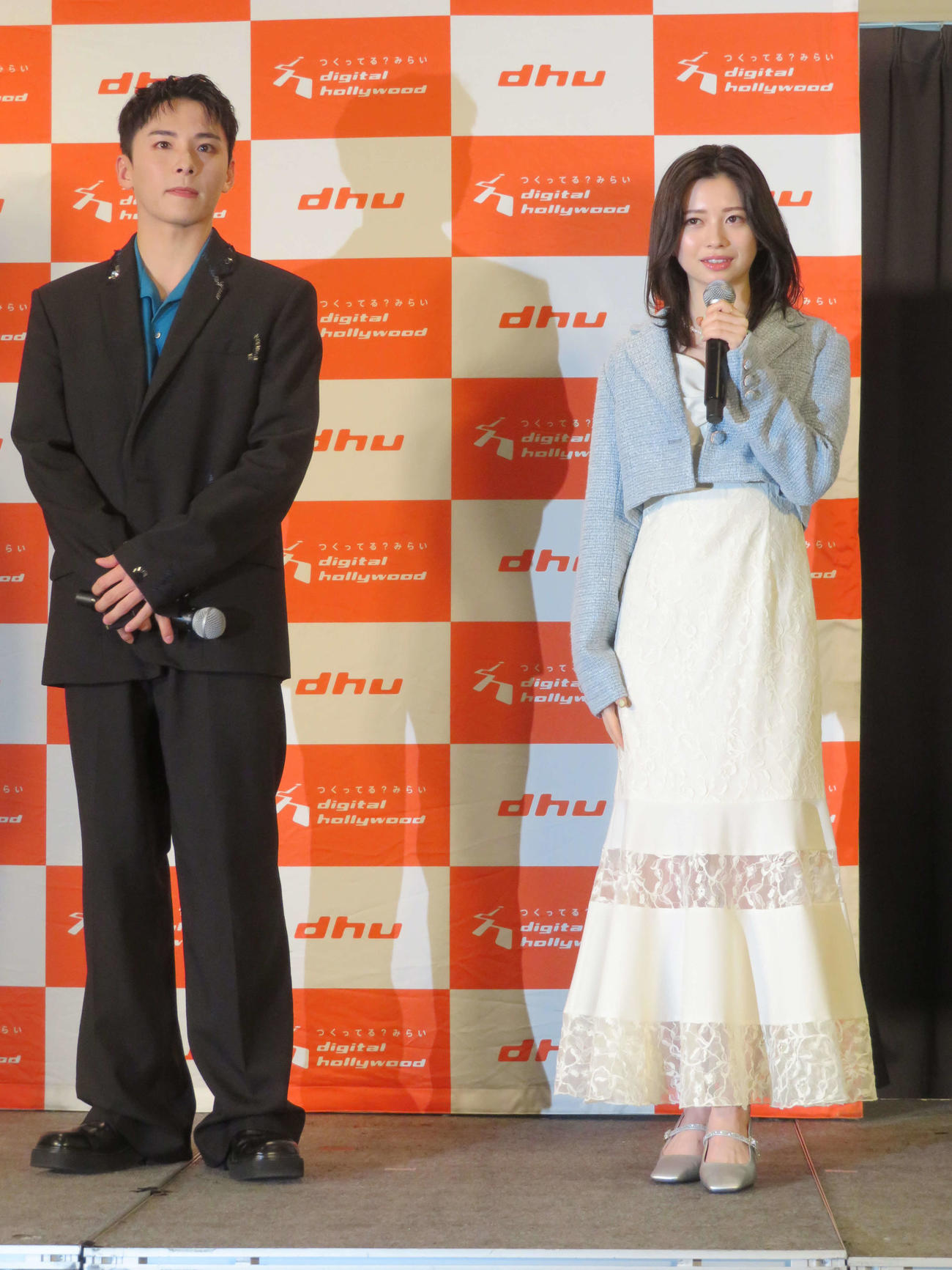 映画「バジーノイズ」新入生向け特別講義に出席したJO1川西拓実と桜田ひより（撮影・村上幸将）