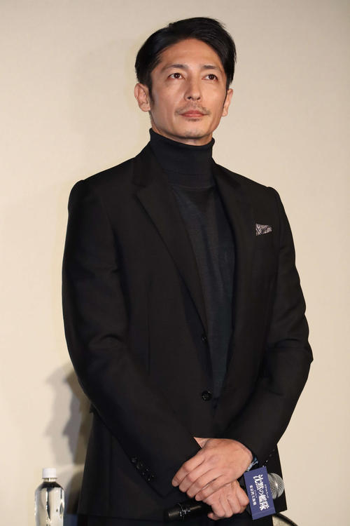 岡田准一、あの人気俳優を運転手に豪華ドライブ「ずっと運転してくれてる。優しい」