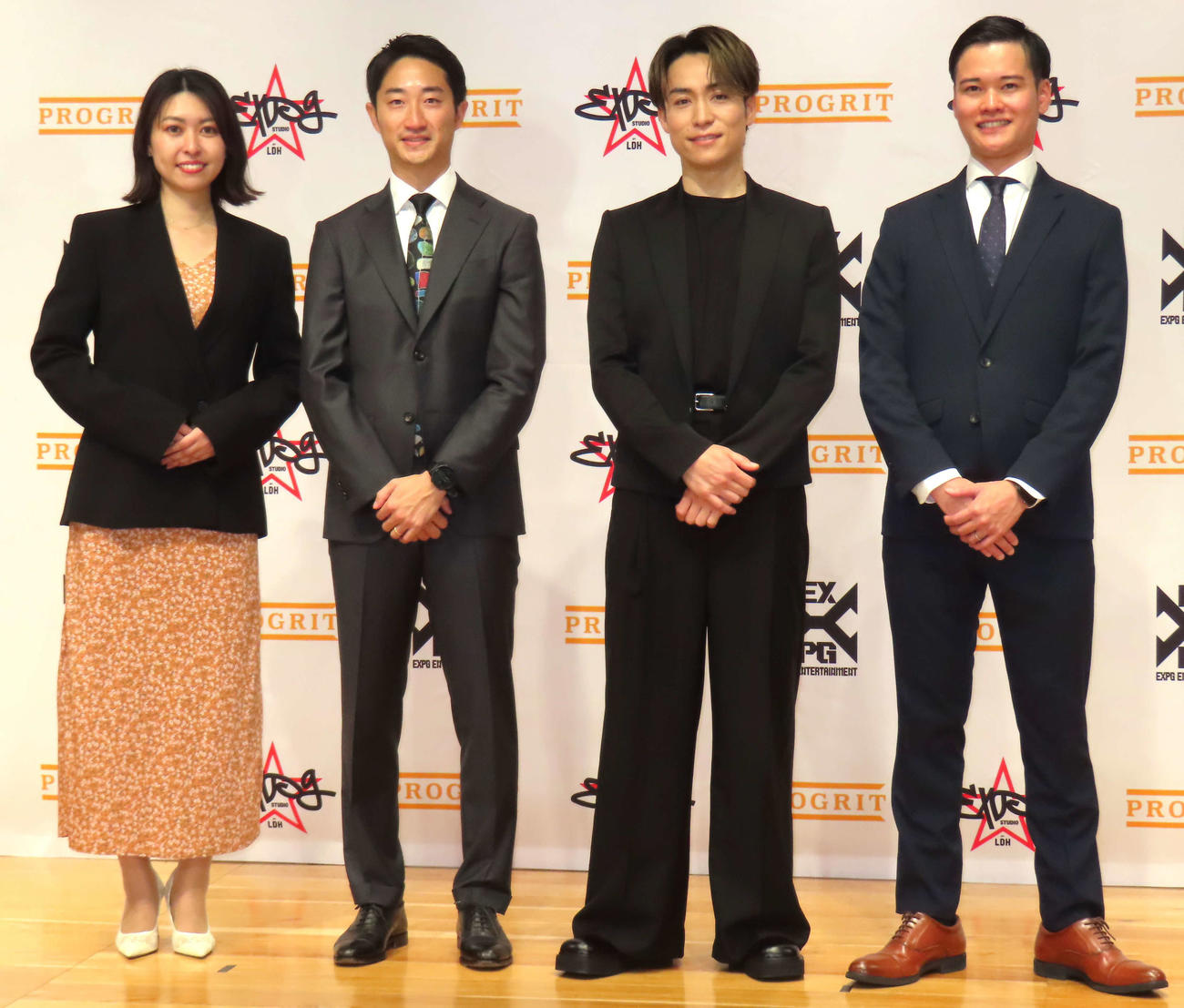 「EXPG STUDIO」の新カリキュラム記者発表会に登壇した、左から「プログリット」内野彩香氏、山碕峻太郎氏、EXILE TETSUYA、畠中知之氏